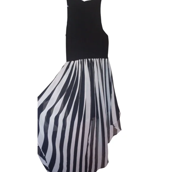 Forever 21 Black and White Striped Asymmetrical Dress - Picture 4 of 6